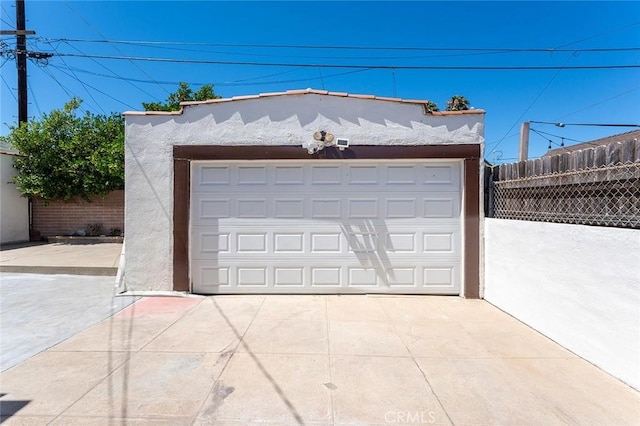 1123 W 81st St, Los Angeles, CA 90044 - view of detached garage