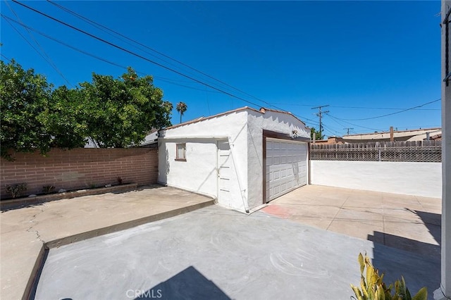 1123 W 81st St, Los Angeles, CA 90044 - view of detached garage