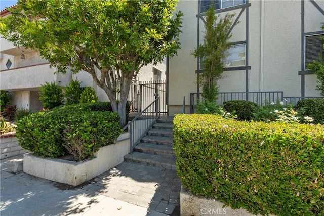 5230 Zelzah Ave Unit 3, Encino, CA 91316 - view of exterior entry featuring stucco siding