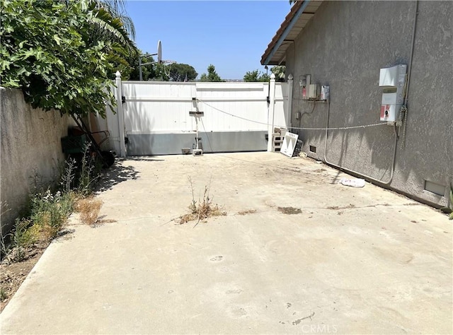 1061 N Perris Blvd, Perris, CA 92571 - view of patio with a gate