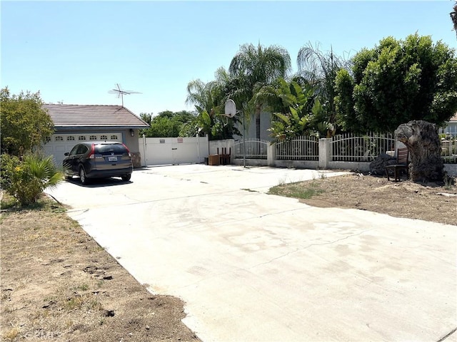1061 N Perris Blvd, Perris, CA 92571 - exterior space with a gate