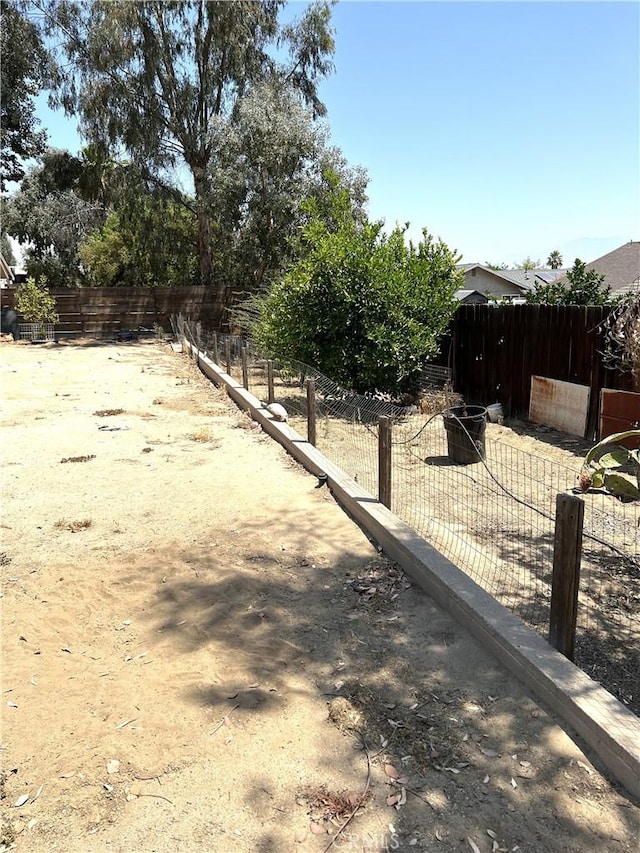 1061 N Perris Blvd, Perris, CA 92571 - view of yard