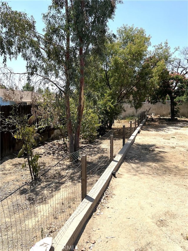 1061 N Perris Blvd, Perris, CA 92571 - view of yard