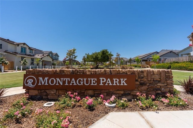 253 Peters Ln S, Madera, CA 93636 - community / neighborhood sign with a residential view