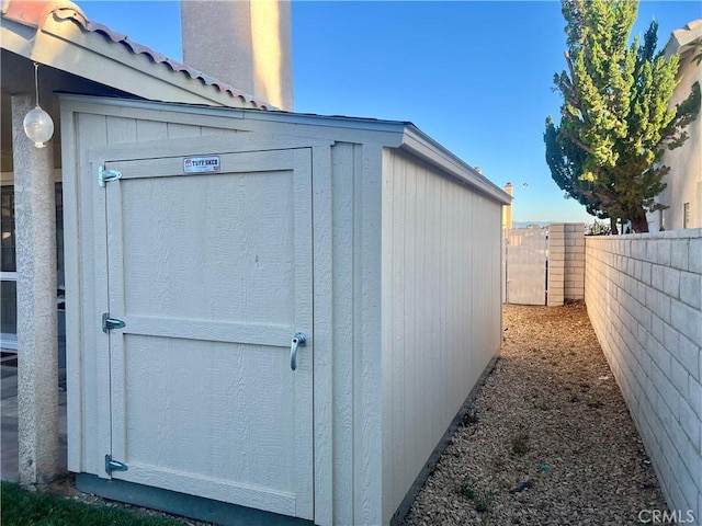 17980 Lakeview Dr, Victorville, CA 92395 - photo 26