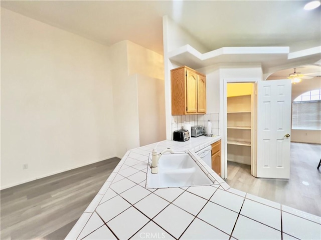 17980 Lakeview Dr, Victorville, CA 92395 - photo 8