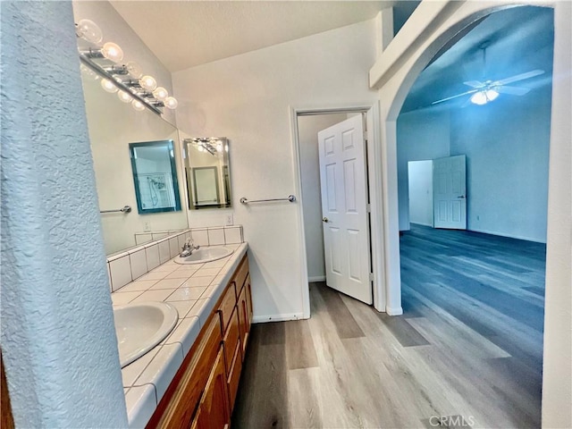 17980 Lakeview Dr, Victorville, CA 92395 - photo 11