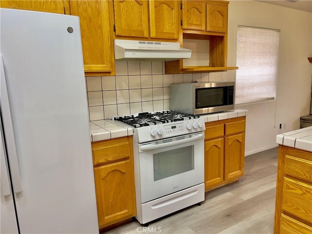 17980 Lakeview Dr, Victorville, CA 92395 - photo 22
