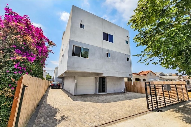 2223 S Highland Ave, Los Angeles, CA 90016 - photo 1