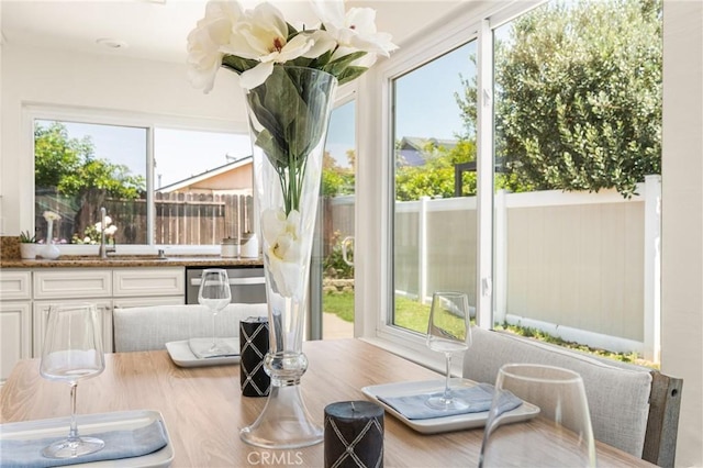 22811 Fortuna Ln, Mission Viejo, CA 92691 - sunroom with plenty of natural light