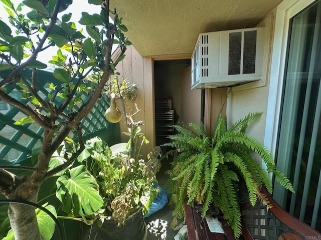 8733 Lake Murray Blvd Unit 6, San Diego, CA 92119 - exterior view of stucco siding