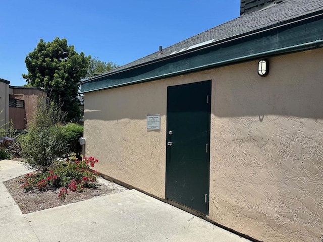 8733 Lake Murray Blvd Unit 6, San Diego, CA 92119 - entrance to property featuring stucco siding and a shingled roof