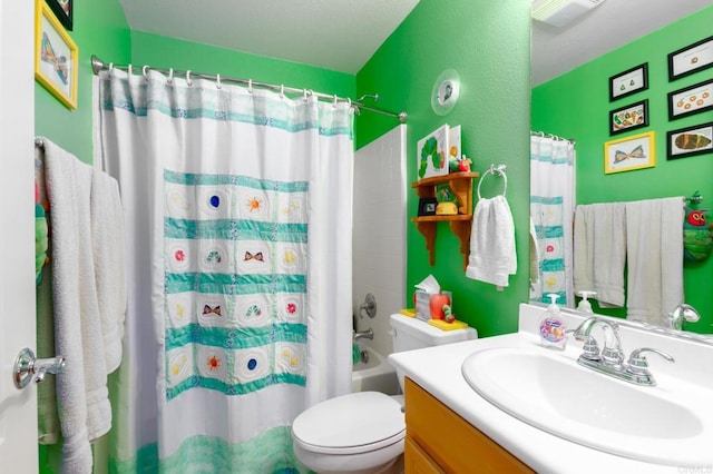 2078 Aviata Rd Unit 70, Chula Vista, CA 91914 - bathroom featuring vanity and shower / bath combo with shower curtain