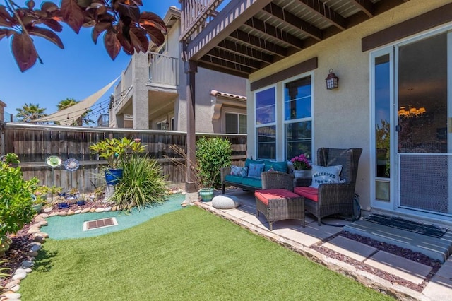 2078 Aviata Rd Unit 70, Chula Vista, CA 91914 - fenced backyard with a putting green and a patio area