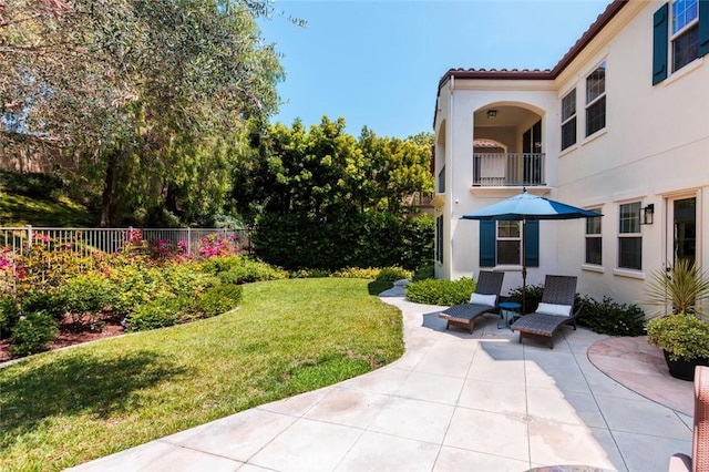 21 Via Nerisa, San Clemente, CA 92673 - view of yard featuring a balcony and a patio area