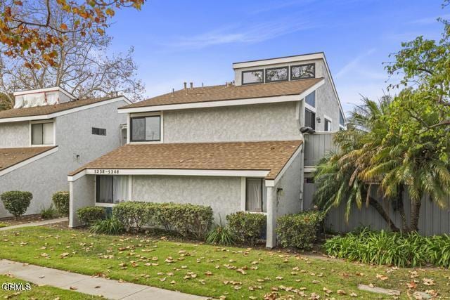 5246 Longfellow Way, Oxnard, CA 93033 - view of front of house featuring a front yard and stucco siding