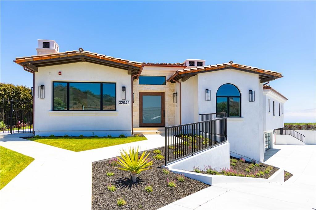 32042 Isthmus View Dr, Rancho Palos Verdes, CA 90275 - mediterranean / spanish-style home with stucco siding and a tile roof