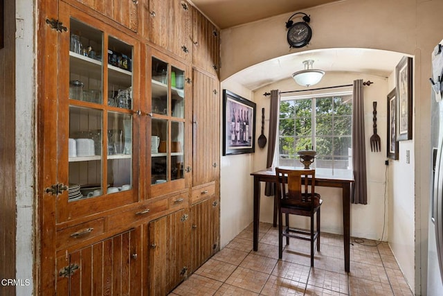 1955 Glen Ave, Pasadena, CA 91103 - dining room featuring arched walkways and vaulted ceiling