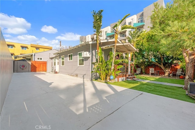 11123 Cumpston St, North Hollywood, CA 91601 - photo 3