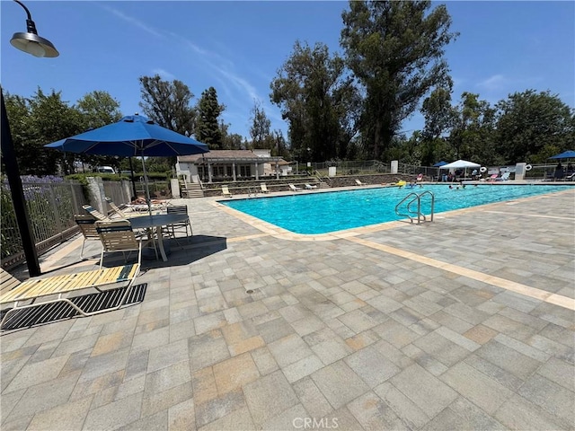 777 Oak Knoll St, Brea, CA 92821 - community pool with a patio