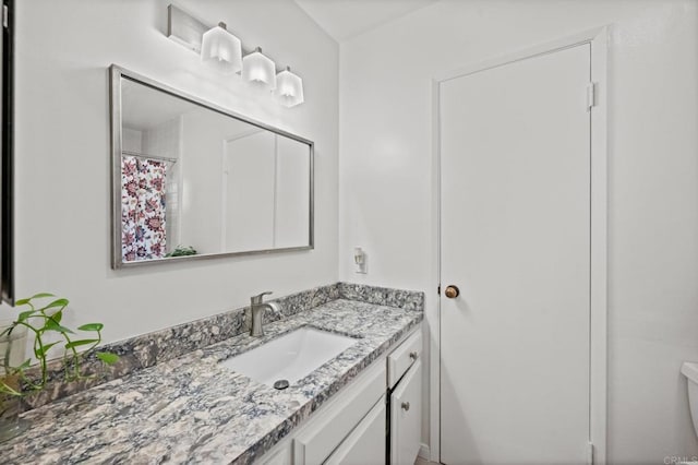 10160 Vista De La Cruz Ln, Mesa, CA 91941 - full bathroom featuring vanity and toilet
