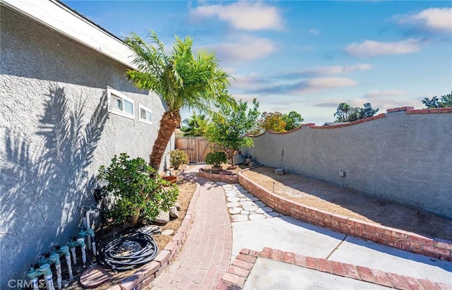 625 Balboa Dr, Corona, CA 92879 - view of patio
