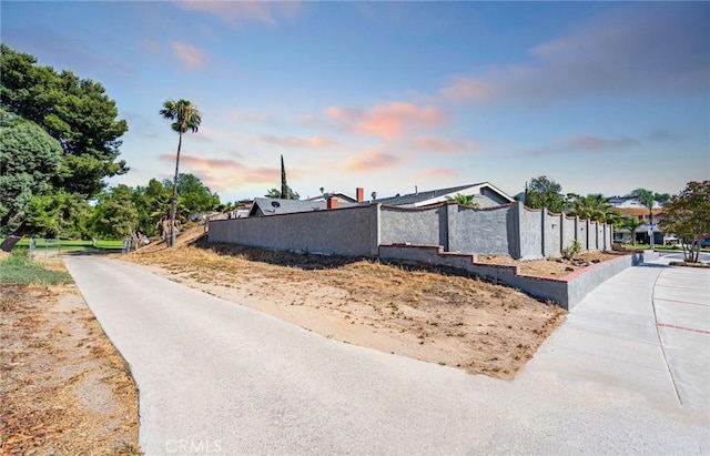 625 Balboa Dr, Corona, CA 92879 - view of property exterior