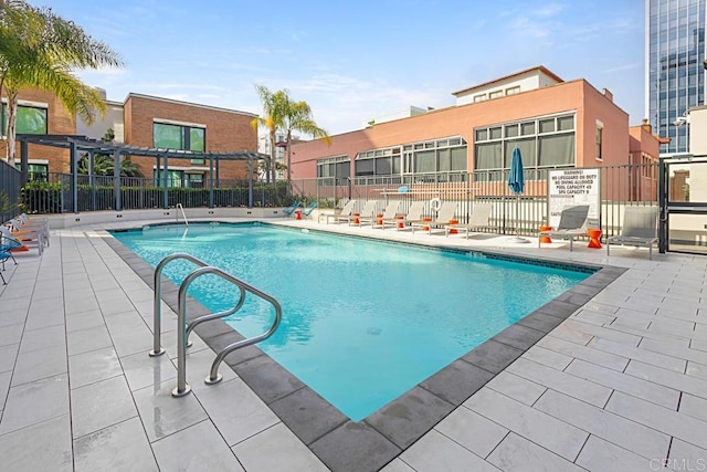 325 7th Ave Unit 609, San Diego, CA 92101 - community pool featuring a pergola and a patio