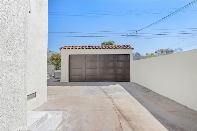 3924 Dublin Ave, Los Angeles, CA 90008 - view of detached garage