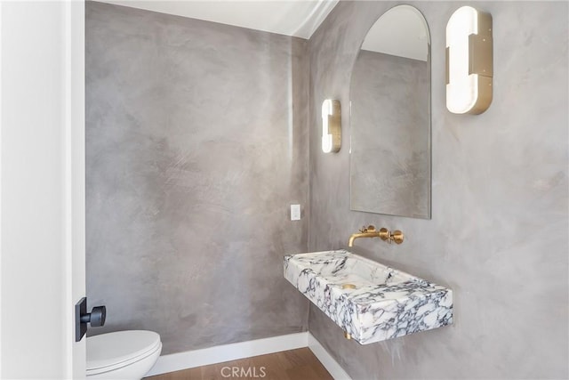 3924 Dublin Ave, Los Angeles, CA 90008 - half bathroom with toilet and baseboards