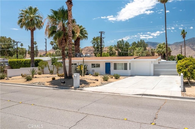 957 S Paseo, Dorotea, Palm Springs, CA 92264 - photo 2