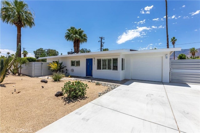 957 S Paseo, Dorotea, Palm Springs, CA 92264 - photo 1