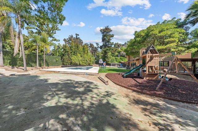 20 Lake Helix Dr, La Mesa, CA 91941 - community playground with a jacuzzi and view of wooded area