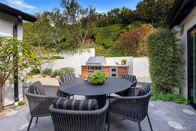 21611 Ocean Vista Dr, Laguna Beach, CA 92651 - view of patio / terrace with outdoor dining space and exterior kitchen