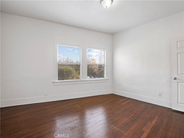 117 N Toluca St, Los Angeles, CA 90026 - unfurnished room with dark wood-style floors
