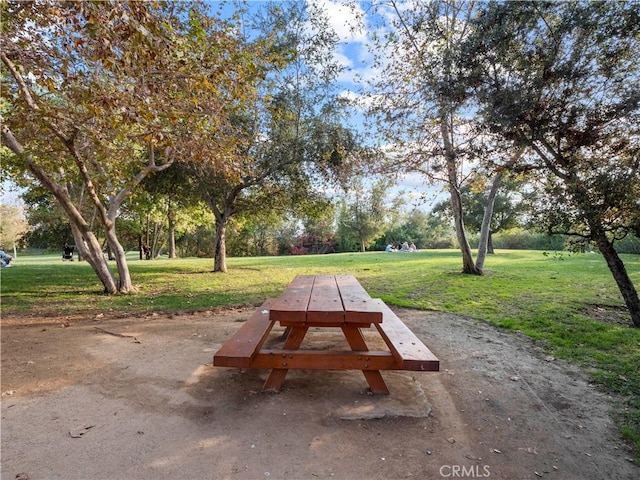 117 N Toluca St, Los Angeles, CA 90026 - surrounding community featuring a yard