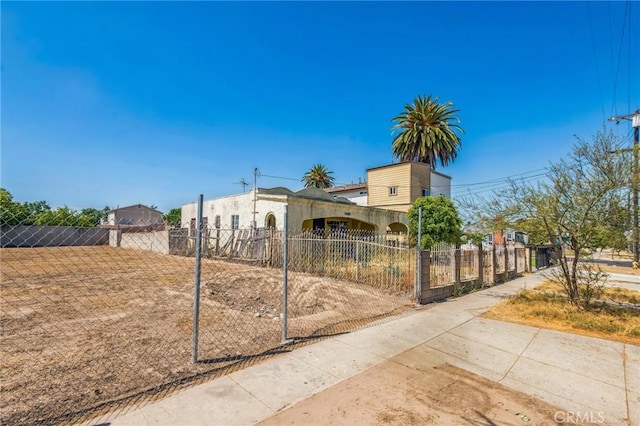 154 W 104th St, Los Angeles, CA 90003 - photo 5