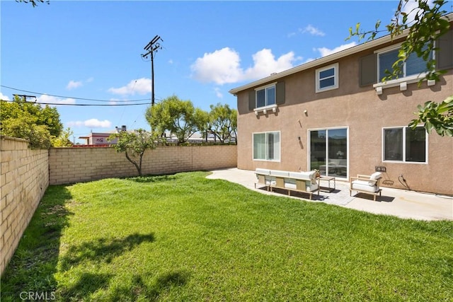 154 Fernpine Ln, Pomona, CA 91767 - fenced backyard with a patio