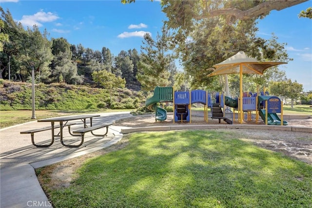 2000 San Antonio Dr, Corona, Corona, CA 92882 - community playground with a yard
