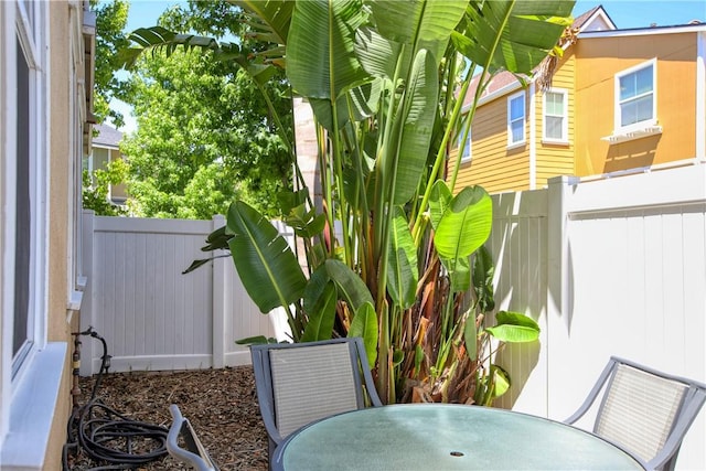3591 Sacramento Dr Unit 50, San Luis Obispo, CA 93401 - fenced backyard with outdoor dining space