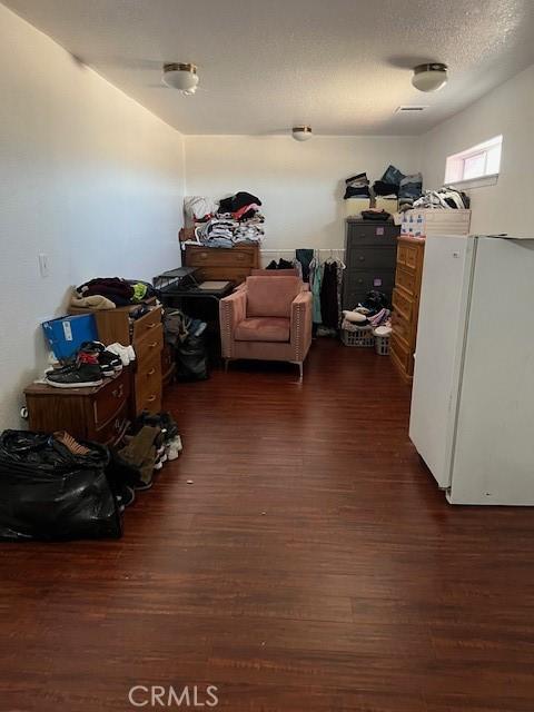 7653 Phelan Rd, Phelan, CA 92371 - view of storage room