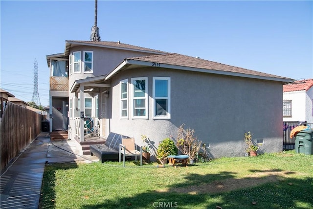2913 Illinois Ave, South Gate, CA 90280 - back of property featuring stucco siding