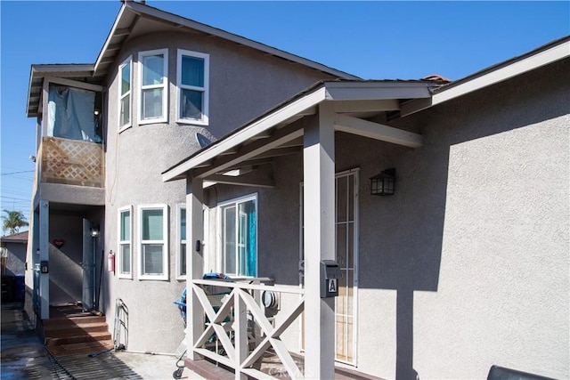 2913 Illinois Ave, South Gate, CA 90280 - property entrance featuring stucco siding