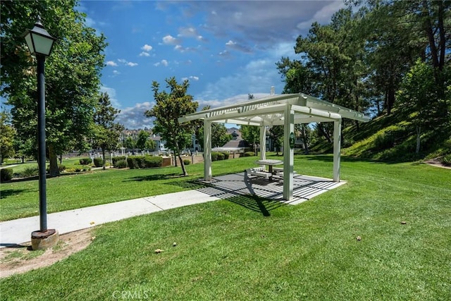 20334 Rue Crevier Unit 621, Canyon Country, CA 91351 - view of community featuring a yard and a gazebo