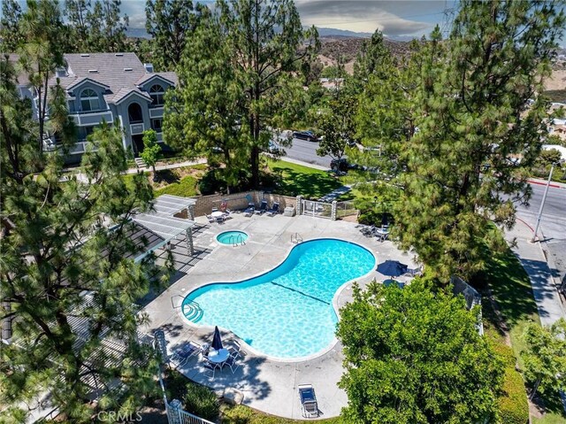 20334 Rue Crevier Unit 621, Canyon Country, CA 91351 - aerial view of a pool area