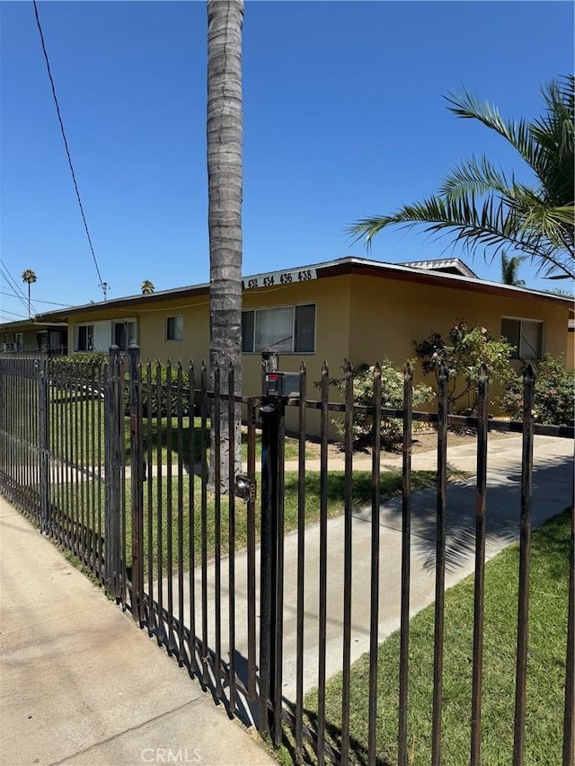 438 W Ramona Dr, Rialto, CA 92376 - view of gate