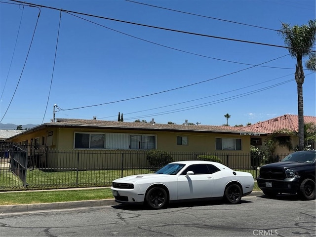 438 W Ramona Dr, Rialto, CA 92376 - view of front facade with a fenced front yard