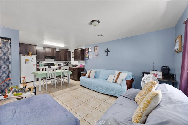 923 Eureka St, Bakersfield, CA 93305 - photo 4