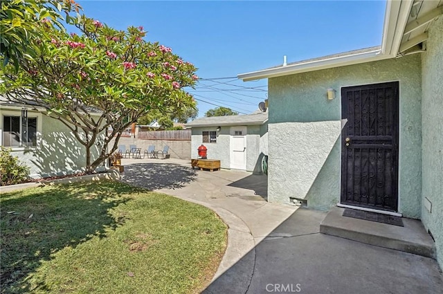 5801 Repetto Ave, East Los Angeles, CA 90022 - view of yard featuring a patio area