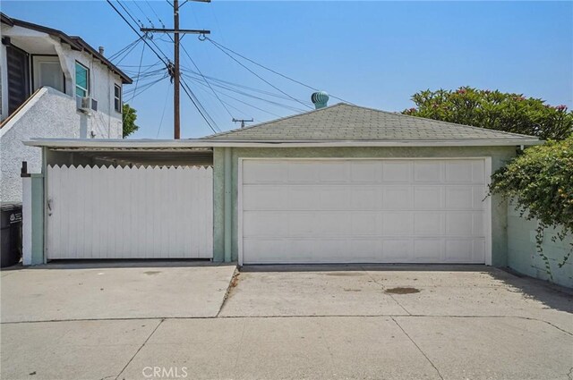 5801 Repetto Ave, East Los Angeles, CA 90022 - view of detached garage